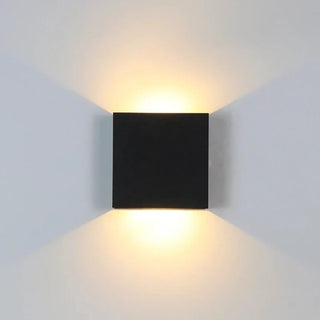 Chic Wall Light – Modern Wall Lamp with Adjustable LED Warm Ambient Lighting
