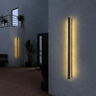 Outdoor Wall Lamp – Black Minimalist LED Linear Wall Sconce With Adjustable Brightness