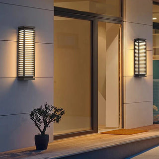 Outdoor Wall Light – Aluminum Slatted Lamp With Integrated LED, IP65 Rated
