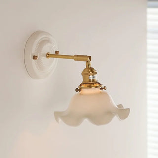 Ceramic flower wall sconce E27 golden – decorative Scandinavian front view