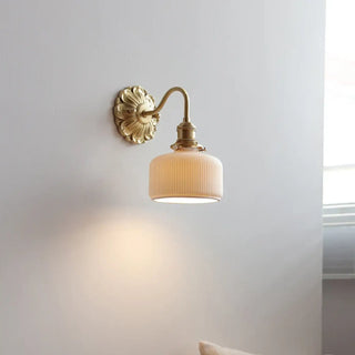 Ceramic-style vintage gold and white wall sconce E27 – 14cm acrylic light
