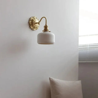 Vintage acrylic wall light close-up – gold and white E27 22cm height