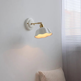 Retro chic white wall sconce E27 acrylic round 18cm