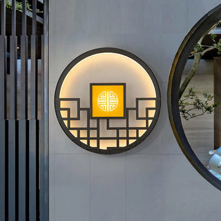 Large Chinese sconce aluminum – close-up detail