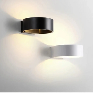 Circular LED wall light 5W aluminium black white modern minimal
