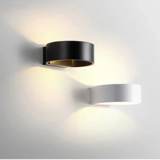 Minimalist circular LED wall sconce 5W black white aluminium