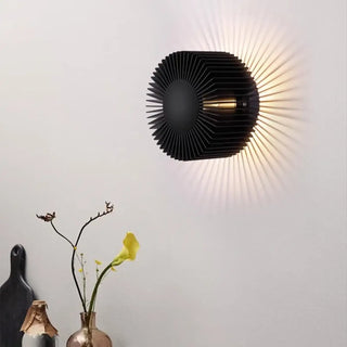 Fin aluminium wall sconce 5W LED – modern halo glow front view