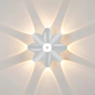 PELAMERE modern flower wall sconce warm 3000K – close-up