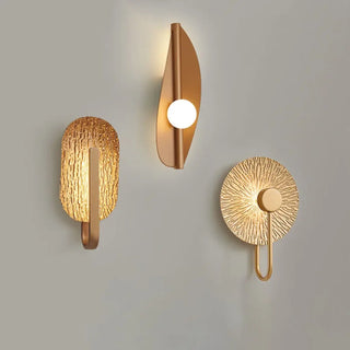 Gold wall sconce minimalist – close-up metal finish detail
