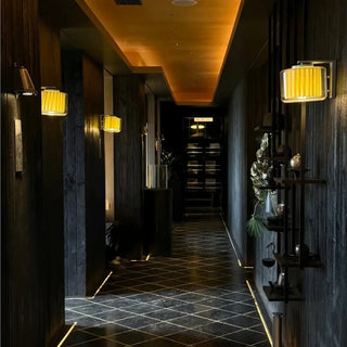 Striped glass sconce – gold metal 20×15.4cm detail