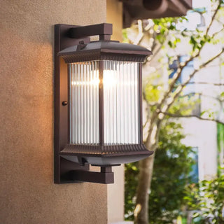 LANTO Traditional Outdoor Wall Lantern – Classic Garden Exterior Lamp