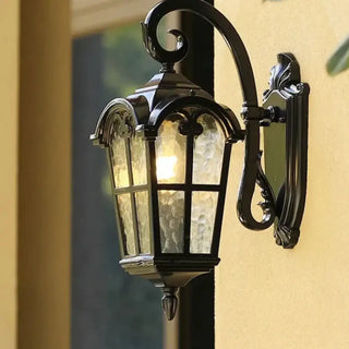 OIGORITOS Vintage Bronze Outdoor Wall Lantern – Classic Metal Exterior Lamp