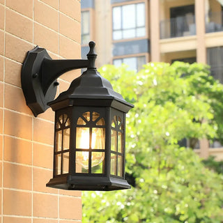 DOIJOT Wall-Mounted Black Lantern – Classic Outdoor Exterior Lamp