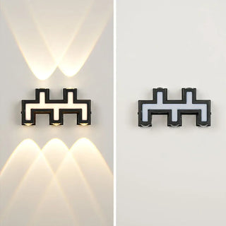 LUM Geometric Zigzag Outdoor Wall Light – Bold Angular Contemporary Exterior