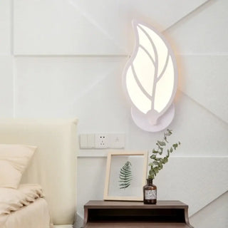 Ruta white acrylic leaf LED wall sconce G9 – front view