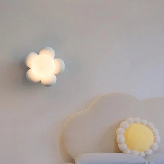 TITE decorative floral wall light detail view