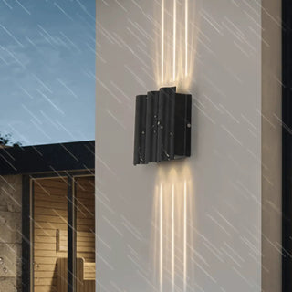 BOM Wave LED Outdoor Wall Light – Contemporary Undulating Design