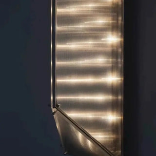 Slender gold wall sconce E27 LED dimmable detail