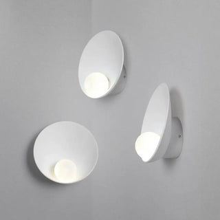 White resin seashell wall sconce G9 warm 3000K light detail