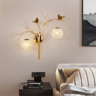 SYLVANA gold wall light with bird figurines ambient