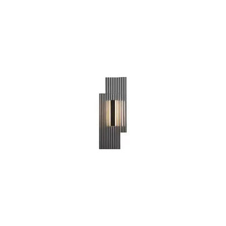 Metal striped wall sconce installed – E27 LED 3000K modern room