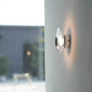 Close-up of halo glass wall sconce silver – IP20 LED 13cm diameter