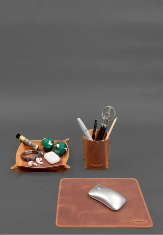 leather light brown desk organizer mat pen holder set close-up
