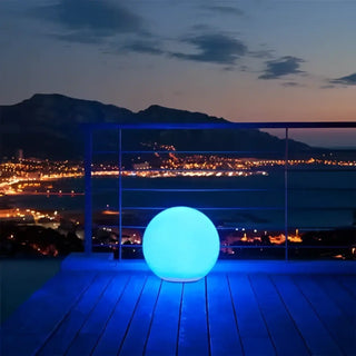 BALL Globe Table Lamp - spherical form detail