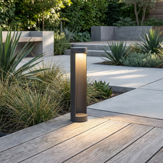 Modern Garden Lamp – Sleek Aluminum Outdoor Light With Soft Glow & Energy Efficient Design