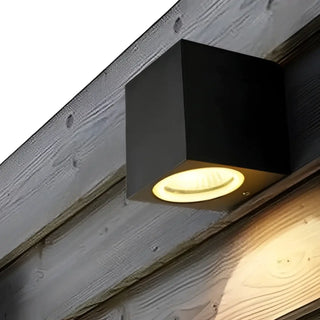 IP65 Outdoor Wall Light – IP65-Rated Waterproof Exterior Lamp