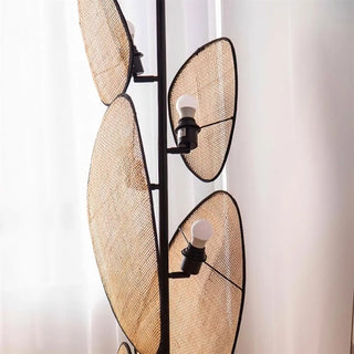 SITUPOU floor lamp – third sculptural warm view