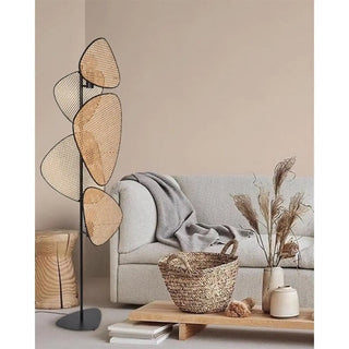 SITUPOU sculptural lamp – elegant pose floor view