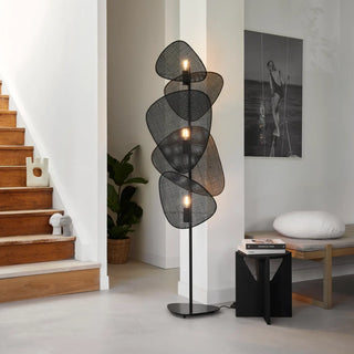 SITUPOU sculptural floor lamp black beige warm light – full view