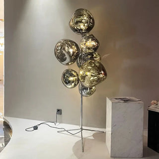 SKILARA floor lamp – metallic metallic room setting