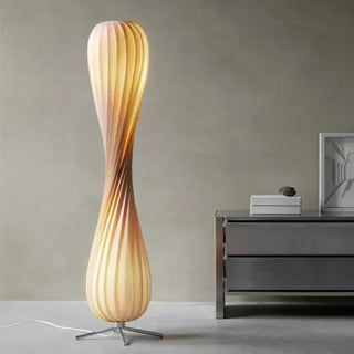 JAPANO twisted wood lamp – slender lit silhouette