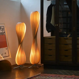 JAPANO twisted wood floor lamp – twisted stem detail