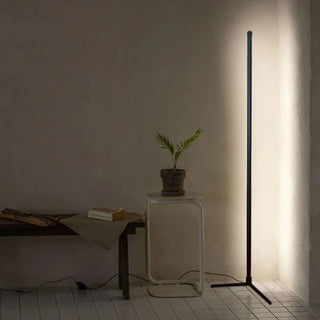 CYBER intelligent LED floor lamp – in modern living room