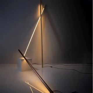 DARSIS vertical wood floor lamp – in Scandinavian interior
