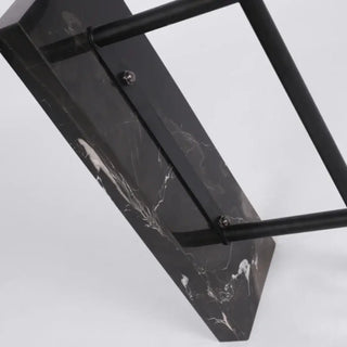 MINILA minimalist lamp – marble base and black head detail