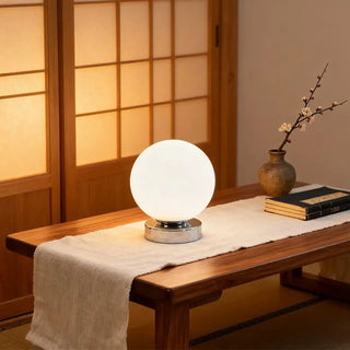 LANGE bedside lamp – elegant glass lamp lifestyle