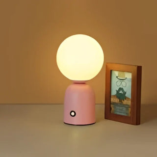 LINA bedside lamp – spherical globe silhouette detail