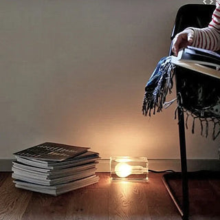 INTEGRIA bedside lamp – delicate transparency architectural detail