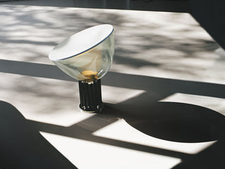 Black aluminum lamp gloss white — minimalist setting