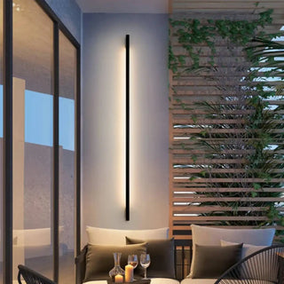 LOFI Slim LED Linear Exterior Lamp – Long Minimalist Outdoor Wall Light