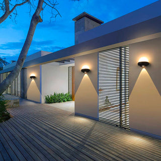 LED Outdoor Wall Light – Frosted Globe Aluminium IP65 Weather-Resistant Fixture