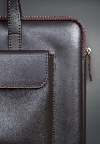 leather carry case full-grain leather bag macbook pro 16 front pocket organizer detail