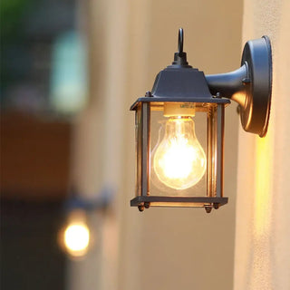 PETIO Small E27 Outdoor Wall Light – Compact Classic Exterior Lamp