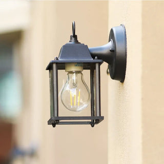 PETIO Compact E27 Exterior Lamp – Small Classic Outdoor Wall Light