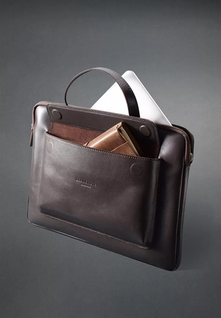 leather carry case full-grain leather bag macbook pro 16 front pocket organizer product view