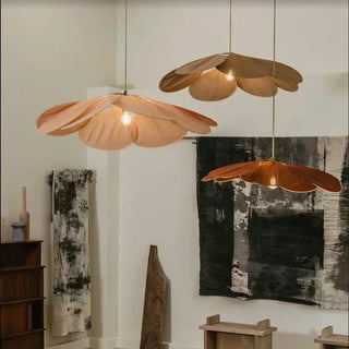 PELATE Aerial Petal Design Pendant – view 2